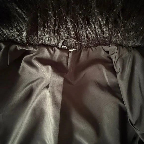 Black Shiny Faux Fur Trimmed Jacket - Picture 5 of 6